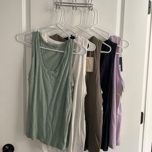 Universal Thread Lot Women’s Tanks